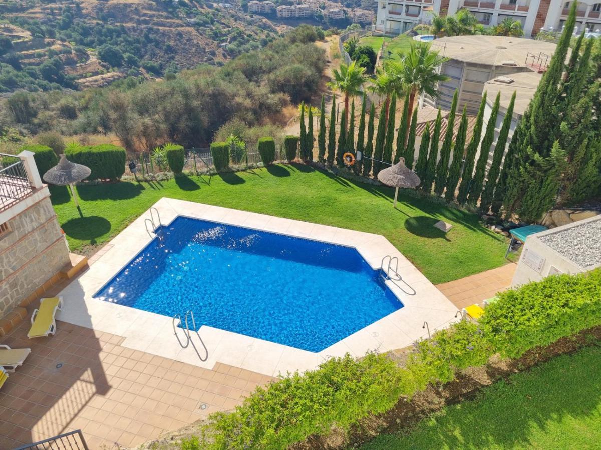 Elegant Apartment With Fantastic Views At The Top Of Calahonda Sitio de Calahonda Luaran gambar