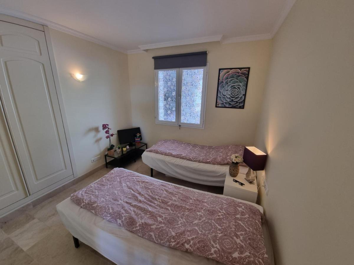 Elegant Apartment With Fantastic Views At The Top Of Calahonda Sitio de Calahonda Luaran gambar