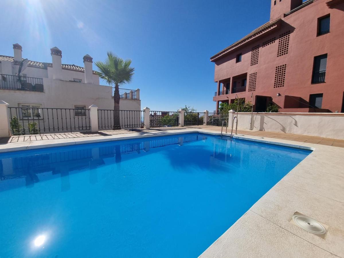 Elegant Apartment With Fantastic Views At The Top Of Calahonda Sitio de Calahonda Luaran gambar