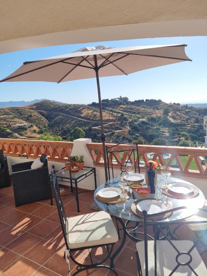 Elegant Apartment With Fantastic Views At The Top Of Calahonda Sitio de Calahonda Luaran gambar